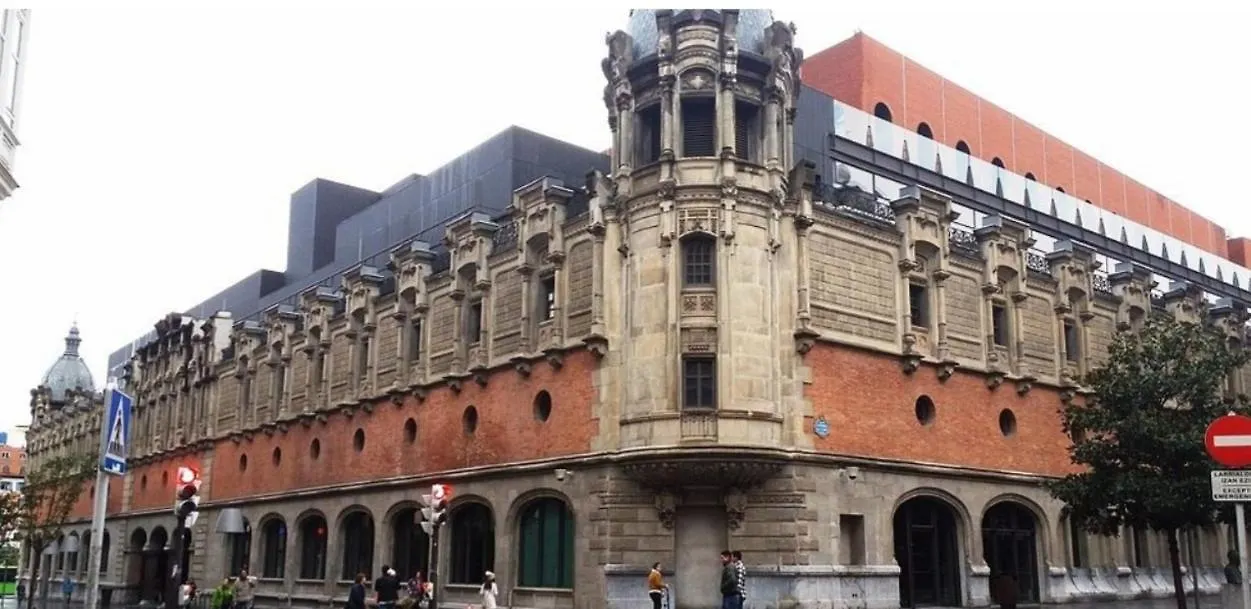A 5 Minutos Andando Del Casco Viejo, Ayuntamiento, Plaza Circular Y Gran Via De Bilbao Y Proximo A Las 2 Lineas De Metro Spain