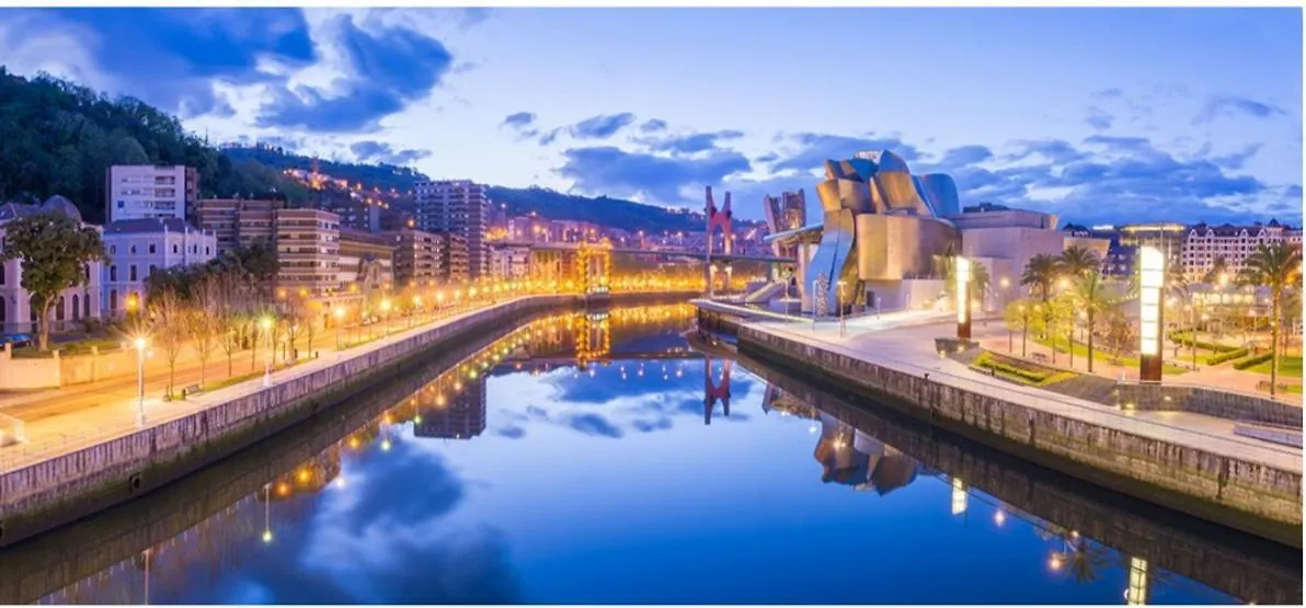 A 5 Minutos Andando Del Casco Viejo, Ayuntamiento, Plaza Circular Y Gran Via De Bilbao Y Proximo A Las 2 Lineas De Metro